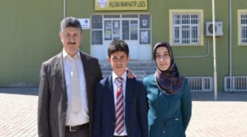 Hilvanlı &Ouml;ğrenci Kuran-ı Kerim Yarışmasında İkinci Oldu