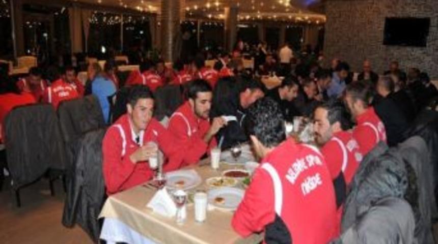 Niğde Belediye Spor Moral Depoladı