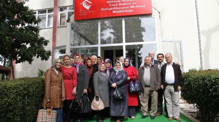 Akhisar Ekder, Huzurevini Ziyaret Etti