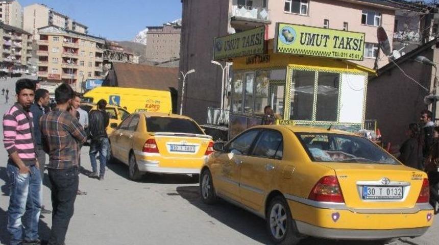 64 Taksici 6 Noktada Durak Kurdu