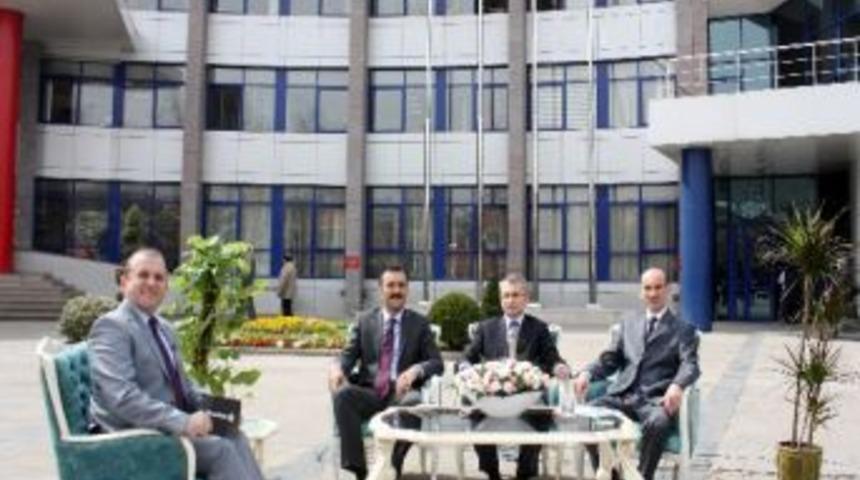 Başkan İsmail Bayram, Bloomberg Televizyonunda D&uuml;zce&rsquo;yi Anlattı