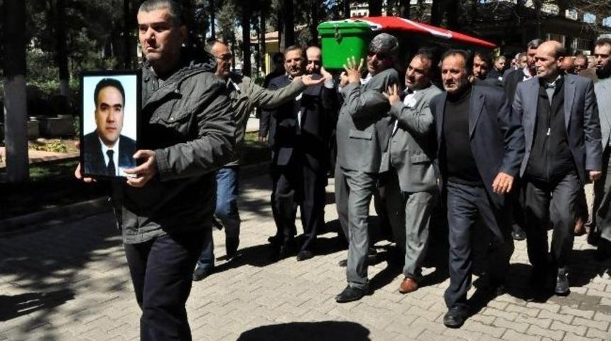 Eski Milletvekili &Uuml;nal Yaşar Toprağa Verildi