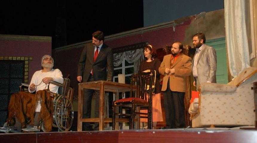 Kimse Yok Mu Derneği'nden 'Biz Varız' Tiyatro G&ouml;sterisi