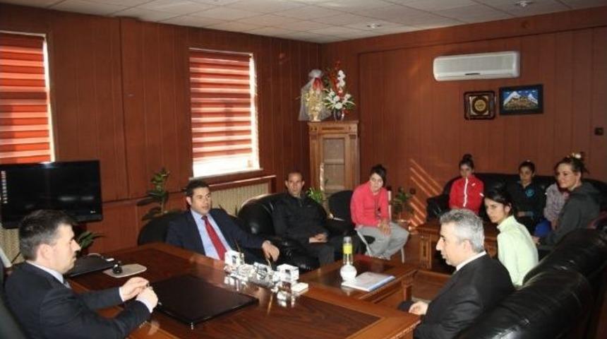 Sporculardan M&uuml;d&uuml;r Başak&rsquo;a Ziyaret