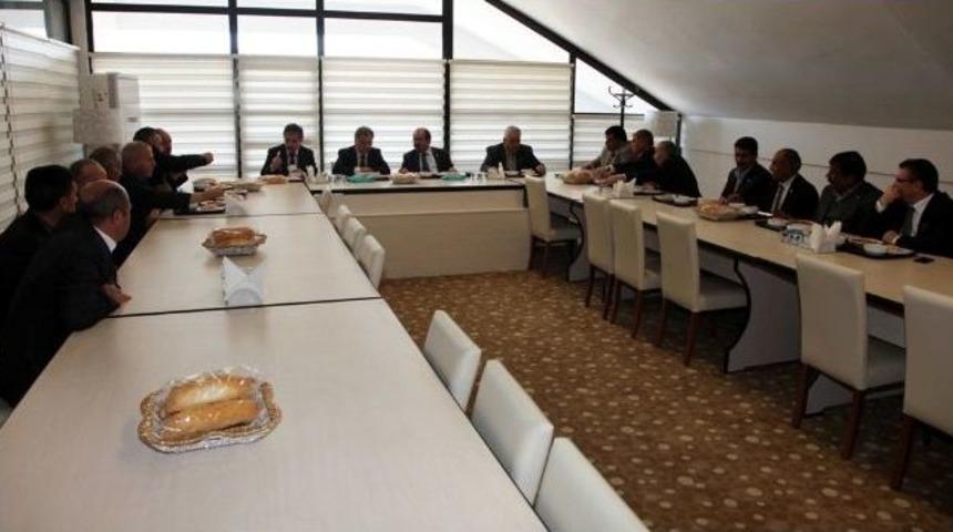 Ağrı İbrahim &Ccedil;e&ccedil;en &Uuml;niversitesini Ziyaret Eden Muhtarların Fitness Keyfi