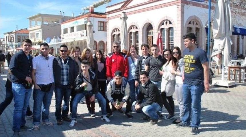 K&uuml;&ccedil;&uuml;kk&ouml;y&rsquo;&uuml;n Alman Konukları Ayvalık&rsquo;a Hayran Kaldı