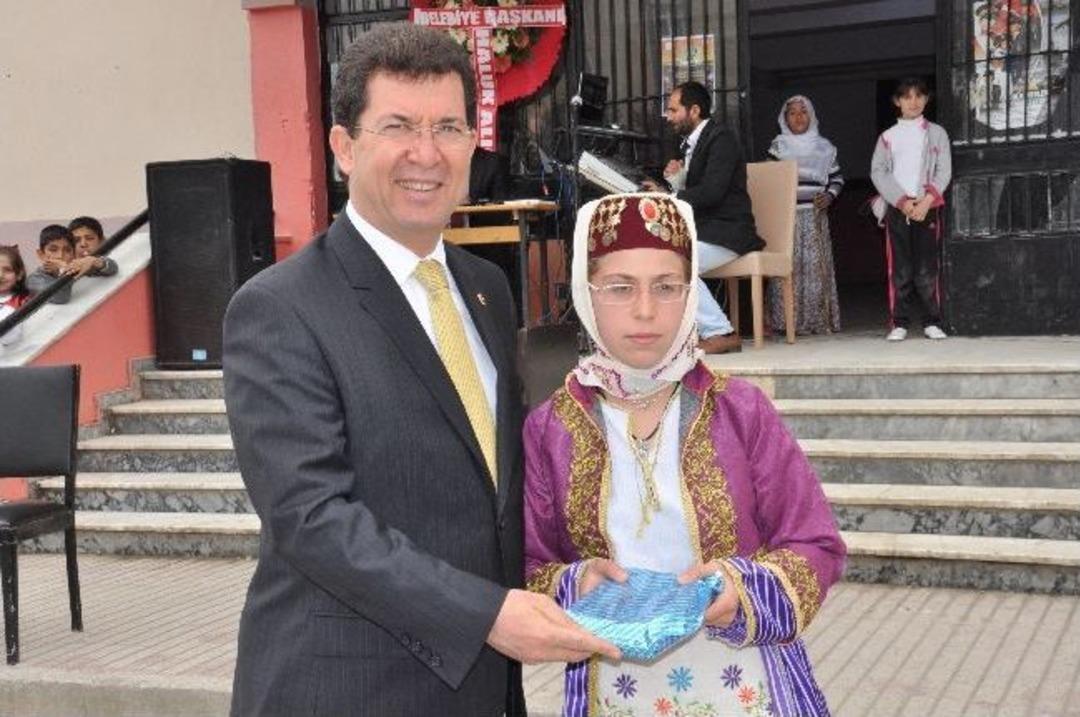 Nazilli'de &Ouml;ğrencilerin Nevruz Coşkusu