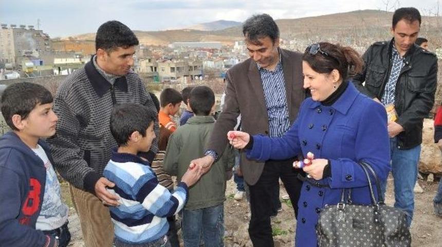 Siirt Emniyet M&uuml;d&uuml;r&uuml; Ekizoğlu'ndan Ev Ziyaretleri