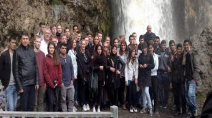 Danimarkalı &Ouml;ğrenciler Sızır Şelalesini Gezdi