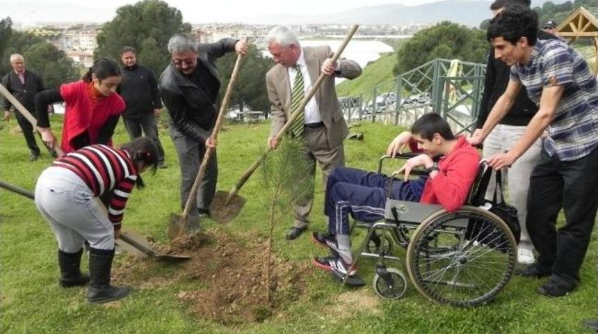 &Ouml;demiş Belediyesi&rsquo;nden &ldquo;engelliler Ağa&ccedil; Dikme Şenliği&rdquo;