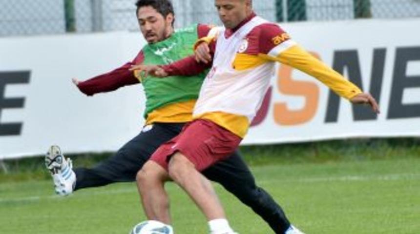 Galatasaray'da Johan Elmander De Takımla &Ccedil;alıştı