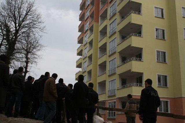 Zihinsel Engelli Gen&ccedil; 5. Kattan D&uuml;şt&uuml; 1