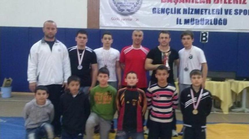 Aktif Gen&ccedil;lik Spor Kul&uuml;b&uuml; G&uuml;reş&ccedil;ileri B&ouml;lge İkincisi Oldu