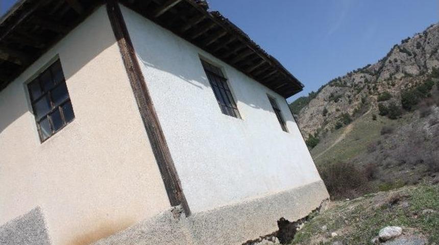 Tosya&rsquo;da Define Ka&ccedil;ak&ccedil;ıları Yakalandı