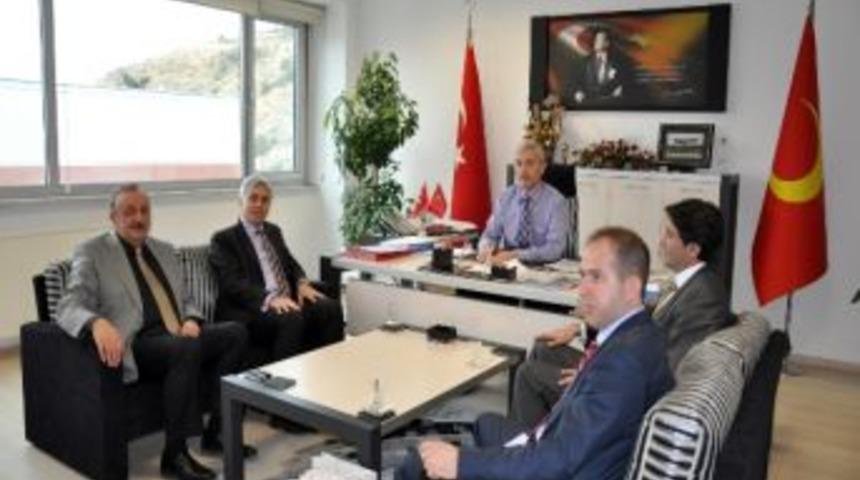 Tıp Fak&uuml;ltesi Dekanı Prof. Dr. Karaşen Belediyeyi Ziyaret Etti