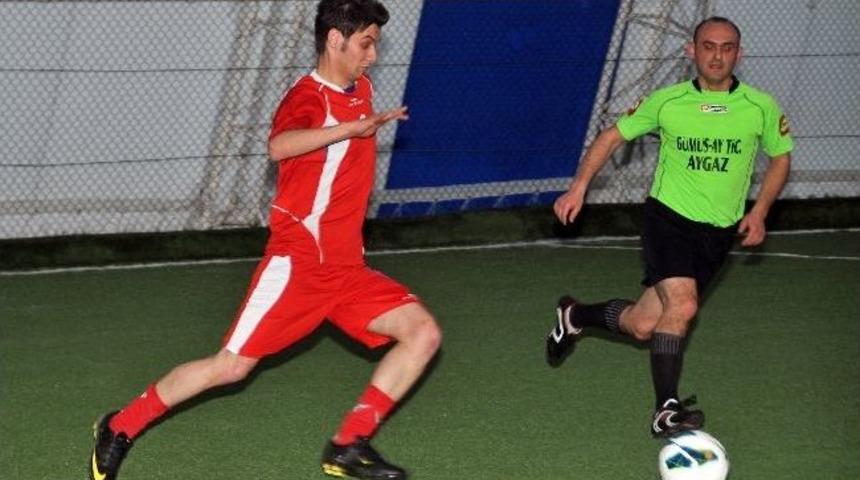 G&uuml;m&uuml;şhane&rsquo;de Kurumlar Arası Halı Saha Turnuvası Sona Erdi