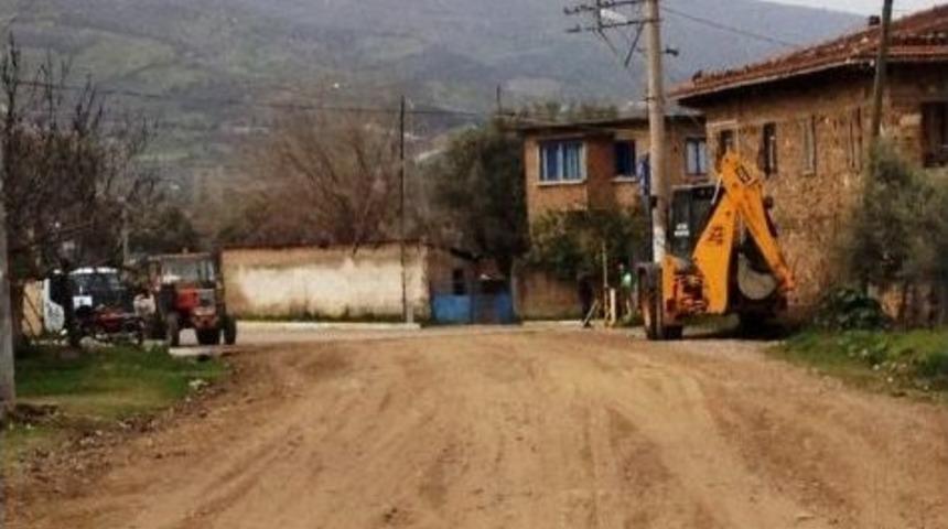 Beydağ Belediyesi'nin Kilitli Taş Seferberliği S&uuml;r&uuml;yor