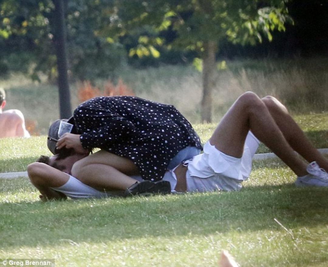 &Uuml;nl&uuml; şarkıcıyı bu halde g&ouml;ren g&ouml;zlerine inanamadı