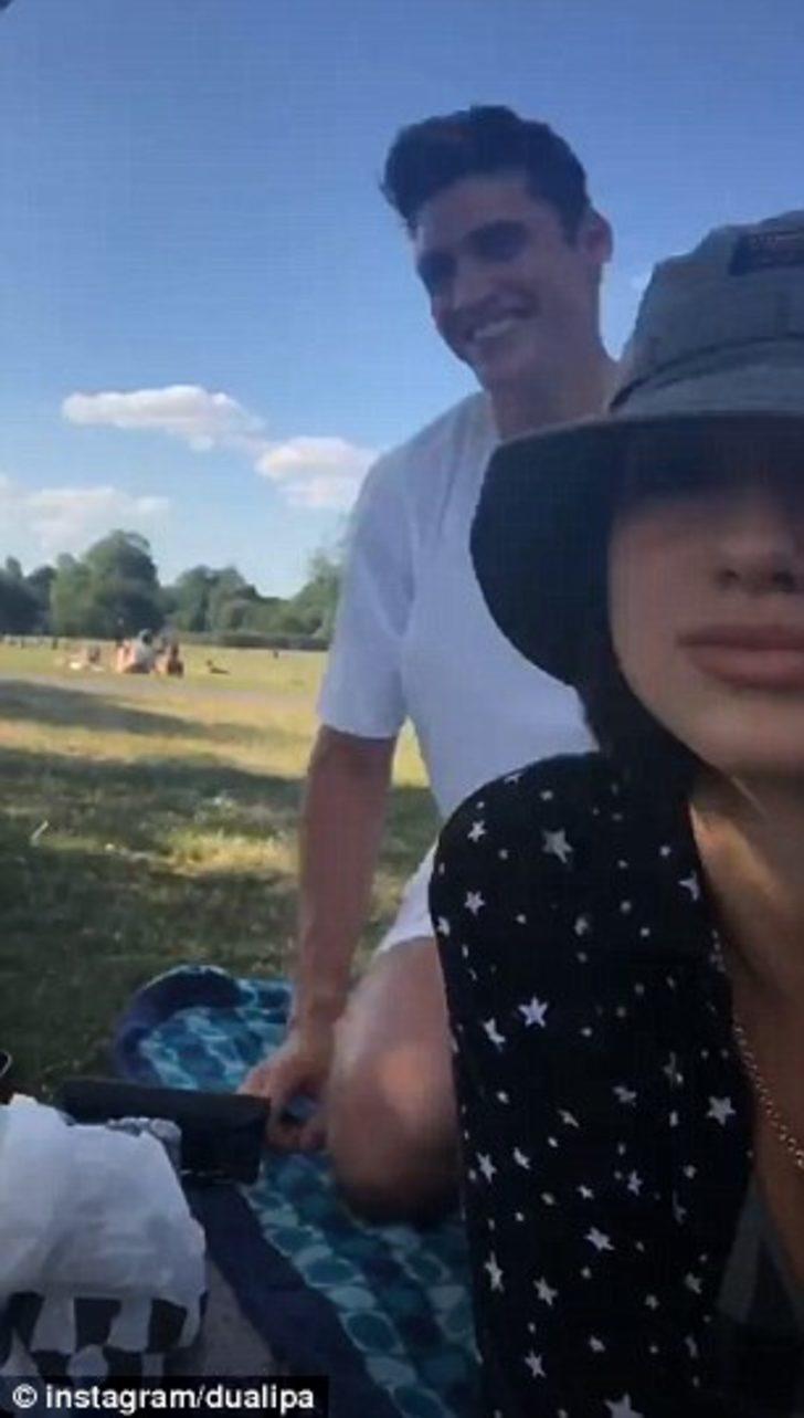 Ünlü şarkıcıyı bu halde gören gözlerine inanamadı G4