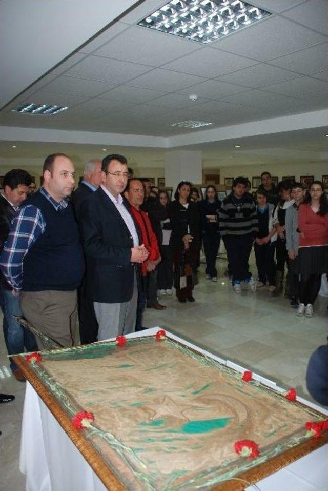 Dünden Bugüne Şehitlerimiz Sergisine Öğrenci İlgisi 1