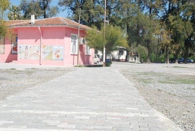 Fethiye de Okul Bahçelerine Kilit Parke 1