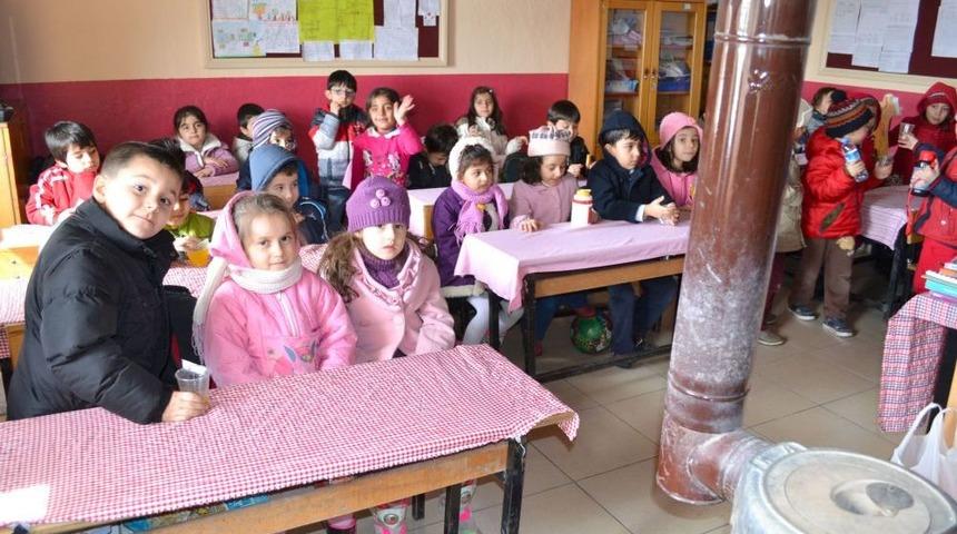 Nizamiyeli Miniklerden Kardeş Okula Anlamlı Yardım