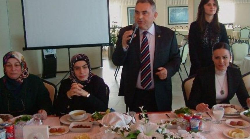 Rehber &Ouml;ğretmenlerden G&ouml;n&uuml;l Elleri&rsquo;ne Destek S&ouml;z&uuml;