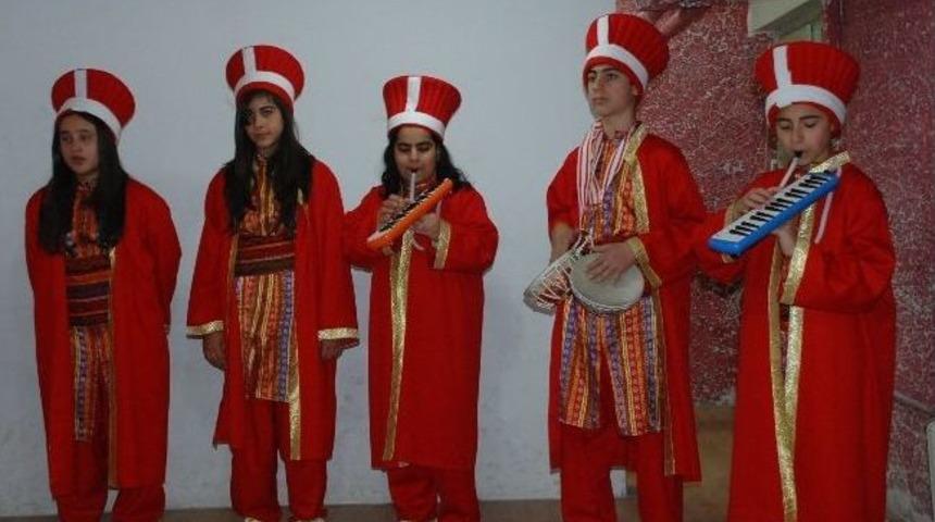(&ouml;zel)-didimli Kızlar Mehtere Sahip &Ccedil;ıktı