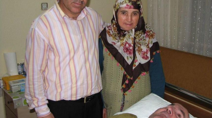 Bitkisel Hayattaki Babasına 7 Yıldır G&ouml;z&uuml; Gibi Bakıyor