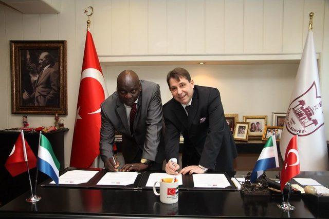 Konak Belediyesi Ile Batı Afrika Freetown Belediyesi Arasında Işbirliği