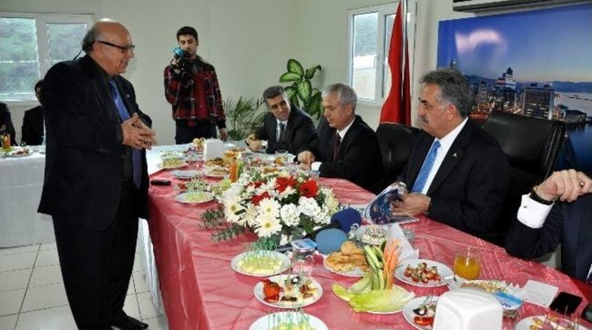 Aliağa&rsquo;da Liman Yolu Sorunlarına &Ccedil;&ouml;z&uuml;m Arayışı