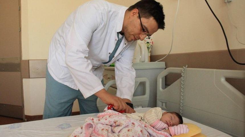 Doğduktan 4 Saat Sonra Beyin Ameliyatı Ge&ccedil;irdi