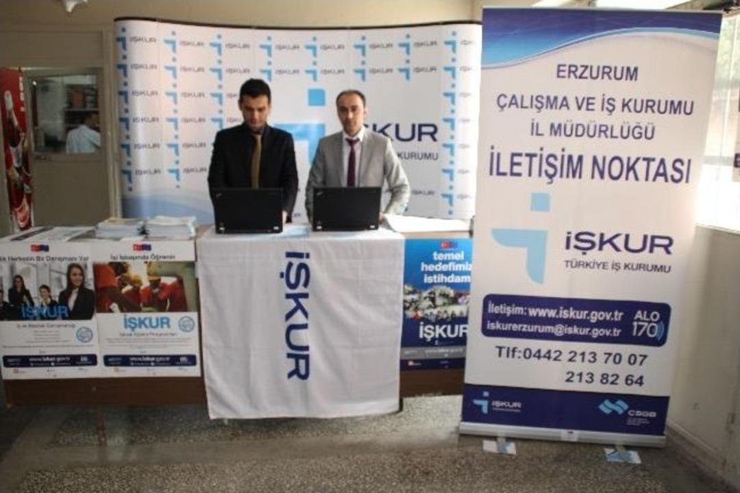 İş-kur M&uuml;hendislik Fak&uuml;ltesinde Stant Kurdu