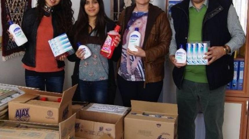 Didimli Suya Sabuna Dokunuyor