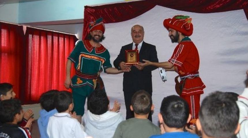 Didim'de &ldquo;hacivat Ve Karag&ouml;z&uuml;&rdquo; &Ouml;ğrencilerle Buluşturdu