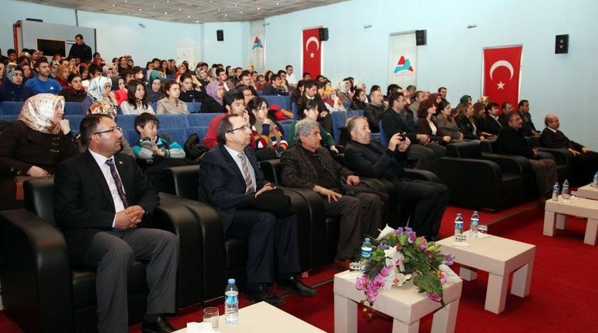 "Sağlıklı Yaşlanabilmek I&ccedil;in Az Az Ve Sık Sık Beslenmeliyiz"