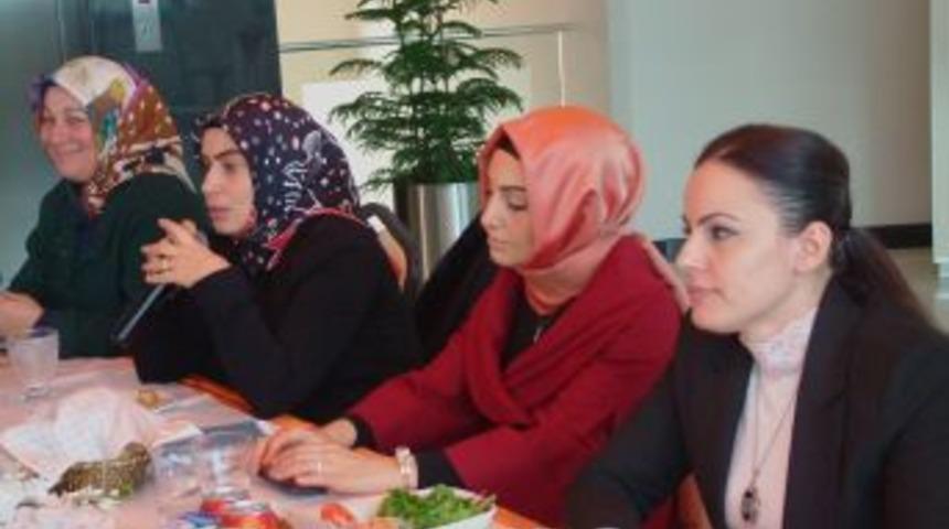 G&ouml;n&uuml;l Elleri&rsquo;ne &Ouml;ğretmen Desteği