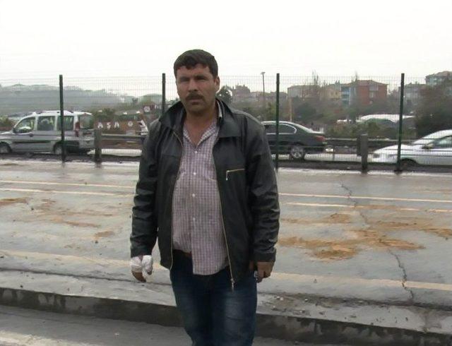 Metrob&uuml;s Yoluna Giren TIR Trafiği Kilitledi 2