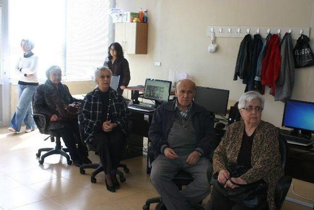 Huzurevi Sakinlerine İnternet Erişim Kursu 2