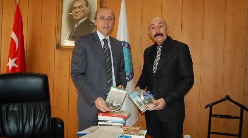 Rekt&ouml;r Dilek'ten Harmancık'a Destek S&ouml;z&uuml;