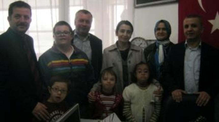 Down Sendromlu &Ccedil;ocuklarla Buluştular