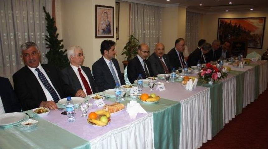 Atso&rsquo;dan Defterdar Tongal&rsquo;a Veda Yemeği