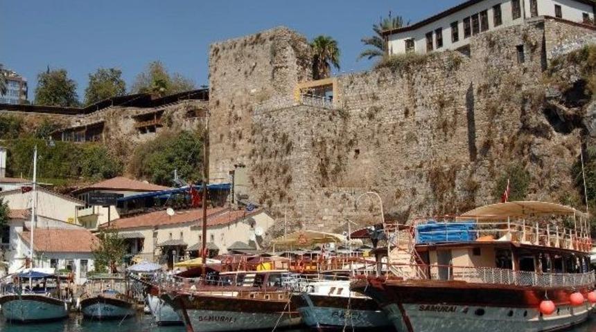 Tarihi Surlarda Onarım &Ccedil;alışması Başlıyor