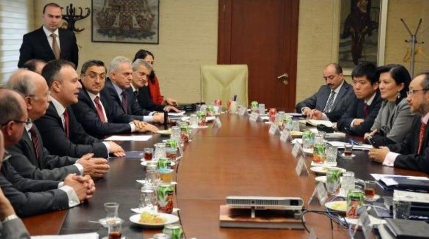 İlbank'ın Uluslararası Kredi Desteği S&uuml;r&uuml;yor