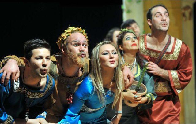 KBT, Dünya Tiyatrolar Günü nde Tüm Gün Sahnede 1