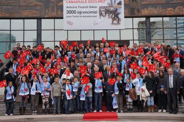 Bülent Arınç Ve Nabi Avcı, 3 Bin Öğrenciyi Çanakkale’ye Yolcu Etti