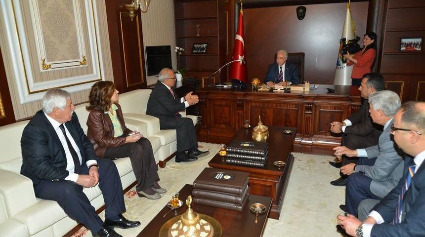 &Ccedil;ukurova Belediyeler Birliği Y&ouml;neticileri Zihni Aldırmaz&rsquo;ı Ziyaret Etti
