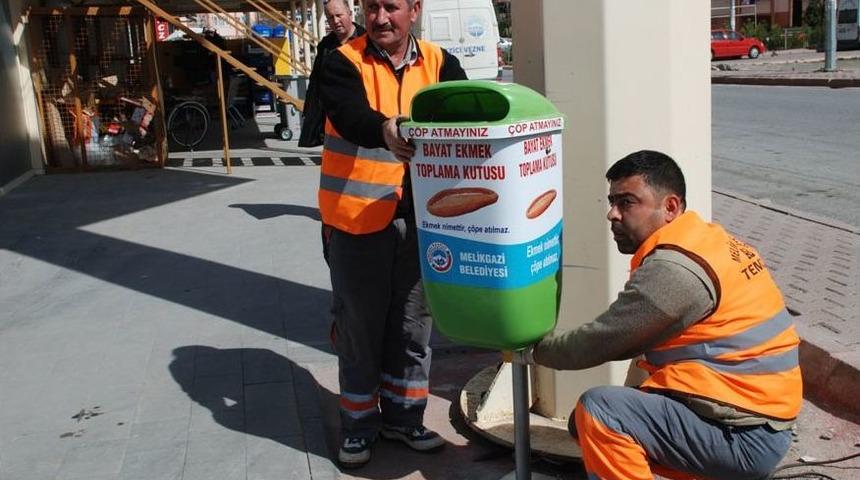 Bayat Ekmekler, Besiciler Ve K&ouml;pek Barınma Evi I&ccedil;in Toplanacak