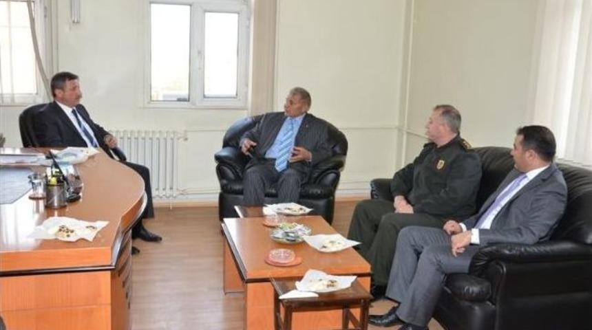 Vali Şerif Yılmaz&rsquo;dan Yeşilhisar Belediye Başkanına Taziye Ziyareti