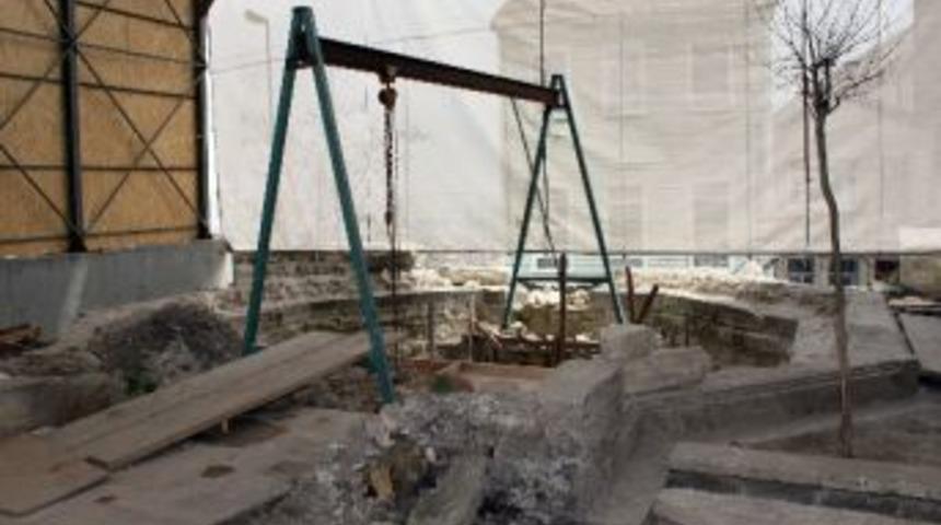 400 Yıl Sonra Bulunan Şah Sultan&rsquo;ın Kabri Restore Ediliyor